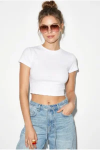Bianco Lucci Women's Short Sleeve Crew Neck Crop T-Shirt - Image 3