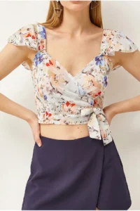 Olalook Women's Blue Floral Side Zipper Crop Crepe Blouse - Image 3