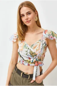Olalook Women's Jungle Multicolor Side Zipper Crop Crepe Blouse - Image 2