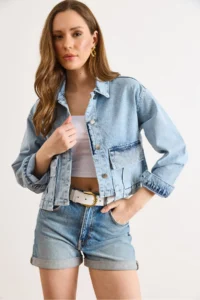 Olalook Women's Blue Pocket Stone Detailed Crop Denim Jacket - Image 3