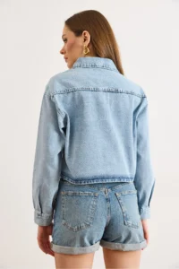 Olalook Women's Blue Pocket Stone Detailed Crop Denim Jacket - Image 6