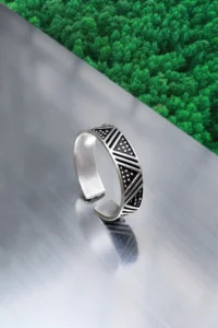THE Gifts Unisex Silver Plated Triangle Pattern Labyrinth Caesar Crown Leaf Model Wedding Ring Adjustable Ring Set - Image 4