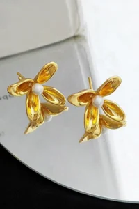 Glaren Pearl Detailed Minimal Flower Gold Color Women Earrings - Image 2