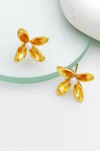 Glaren Pearl Detailed Minimal Flower Gold Color Women Earrings - Image 3