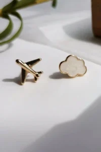 Glaren Minimal Airplane Themed Women Earrings - Image 3