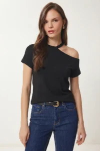 Lovelyİstanbul Cut Out Detailed Viscose Blouse  Black - Image 2