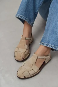 Nisantasi Shoes Hugel Beige Suede Leather Hair Clip Detailed Flat Sole Women Sandals - Image 3