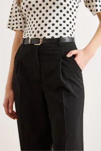 Olalook Women's Black Belted Pleated Polyviscon Fabric Carrot Trousers - Image 4