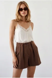 Olalook Women's Brown Belted Pocket Bridge Detailed Atlas Shorts - Image 4