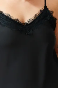 Trendyol Curve Black Sleeveless Lace Weaving Plus Size Blouse - Image 4