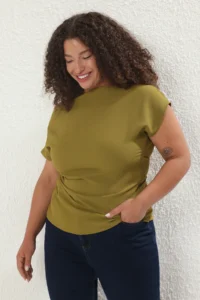 Trendyol Curve Oil Green Crepe Weaving Zippered Plus Size Blouse - Image 2