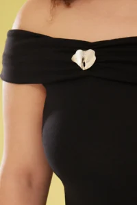 Trendyol Curve Black Carmen Collar Brooch Detailed Knitting Plus Size Blouse - Image 4