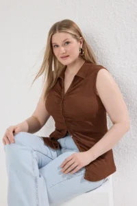 Trendyol Curve Brown Shirt Collar Shirred Knitting Plus Size Blouse - Image 2
