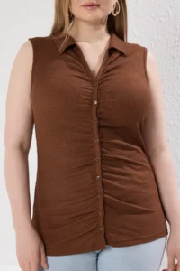 Trendyol Curve Brown Shirt Collar Shirred Knitting Plus Size Blouse - Image 3