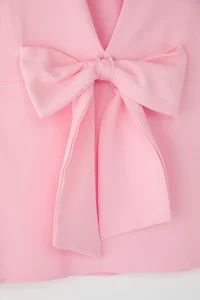 Trendyol Curve Pink Sleeveless Low-cut back with bow Chic Weaving Plus Size Blouse - Image 7
