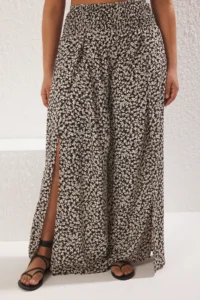 Trendyol Curve Multicolored flower patterned Beli Gipelli Wide Leg beachwear Plus Size Pants - Image 3