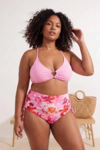 Trendyol Curve Pink Heart Accessory Detailed Sleeveless Plus Size Bikini Top - Image 2
