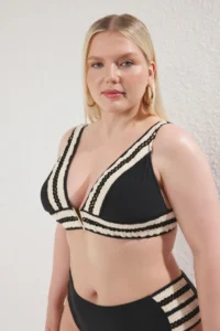 Trendyol Curve Black Stripe pattern Detailed V with accessories Plus Size Bikini Top