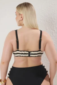 Trendyol Curve Black Stripe pattern Detailed V with accessories Plus Size Bikini Top - Image 4