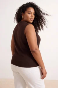 Trendyol Curve Brown V-neck Sleeveless Crepe Knitting Plus Size Blouse - Image 3