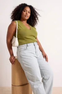 Trendyol Curve Oil Green V-neck Sleeveless Crepe Knitting Plus Size Blouse - Image 2