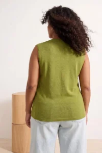Trendyol Curve Oil Green V-neck Sleeveless Crepe Knitting Plus Size Blouse - Image 3