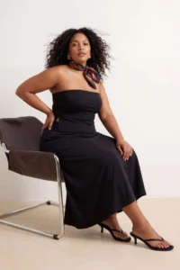 Trendyol Curve Black Strapless Slit Detailed Flexible Knitting Plus Size Blouse - Image 2