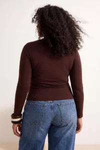 Trendyol Curve Brown Boat Neck Draped Sleeveless Flexible Knitting Blouse - Image 4