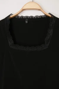 Trendyol Curve Black Lace Collar Detailed Short Sleeve Knitting Plus Size Blouse - Image 7