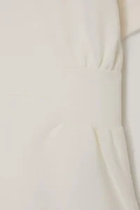 Trendyol Curve Ecru Fitted Boat Neck Drop Sleeve Short Sleeve interlock Knitting Blouse - Image 6