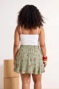 Trendyol Curve Green Floral Mini Weaving Plus Size Shorts Skirt - Image 3