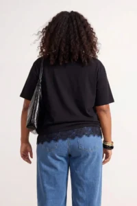 Trendyol Curve Black Skirt Ucu Lace Detailed slit Knitting Plus Size T-Shirt - Image 4