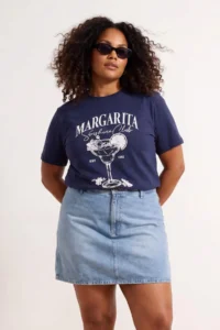 Trendyol Curve Navy Blue Fun Cocktail Printed Boyfriend Fit Plus Size T-Shirt - Image 2