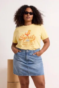 Trendyol Curve Yellow Cocktail Printed Boyfriend Plus Size T-Shirt - Image 2