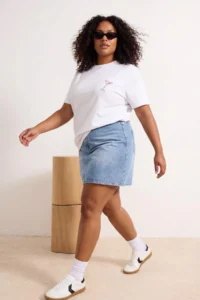 Trendyol Curve WHITE Back Printed Loose Fit Knitting Plus Size T-Shirt - Image 2