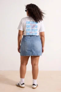 Trendyol Curve WHITE Back Printed Loose Fit Knitting Plus Size T-Shirt - Image 4