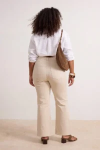 Trendyol Curve Ecru High Waist comfort/Flexible Flare Fit flared leg plus size jeans - Image 3