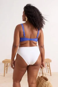 Trendyol Curve Saks Blue Thick Sleeveless Gold with accessories Plus Size Bikini Top - Image 4