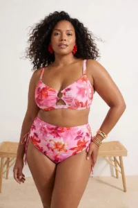 Trendyol Curve Pink flower patterned Pencere Detailed Plus Size Bikini Top - Image 2