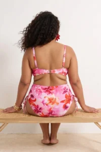 Trendyol Curve Pink flower patterned Pencere Detailed Plus Size Bikini Top - Image 3