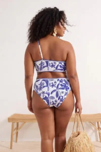 Trendyol Curve Mavi Tropical Patterned Embroidered One Shoulder Plus Size Bikini Top - Image 3
