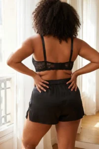 Trendyol Curve Black Lace Wireless Plus Size Bra - Image 4