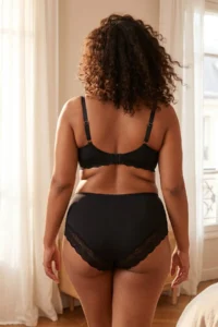 Trendyol Curve Black Sponge Pad Lace Detailed Plus Size Bra - Image 3