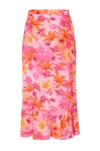 Trendyol Curve beachwear Pink flower patterned Frilly Plus Size Beach Pareo - Image 5