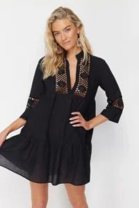 TRENDYOLMİLLA Black Weaving Lace 100% Cotton Beach Mini Dress - Image 3