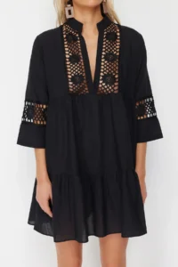TRENDYOLMİLLA Black Weaving Lace 100% Cotton Beach Mini Dress - Image 4