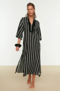TRENDYOLMİLLA Black Striped Maxi Weaving 100% Cotton Tasseled Beach Kimono&Kaftan