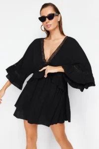 TRENDYOLMİLLA Black Weaving striped Beach Mini Dress - Image 2