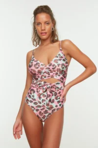 TRENDYOLMİLLA Leopard Patterned tied up Double breasted Yaka Covered hipster Swimsuit - Image 2