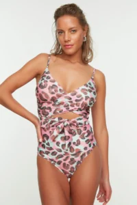 TRENDYOLMİLLA Leopard Patterned tied up Double breasted Yaka Covered hipster Swimsuit - Image 5